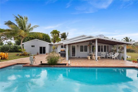 House in Homestead, Florida 4 bedrooms, 226.22 sq.m. № 2171714
