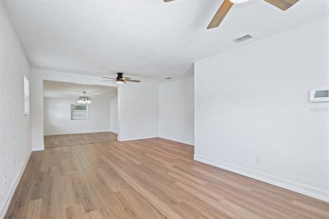 Снять в аренду виллу или дом в Тампа, Флорида 6 комнат, 130.43м2, № 1910791 - фото 6