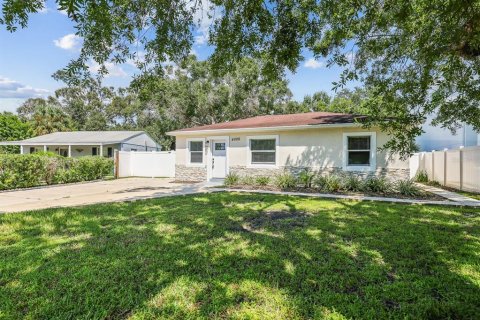 Снять в аренду виллу или дом в Тампа, Флорида 6 комнат, 130.43м2, № 1910791 - фото 2