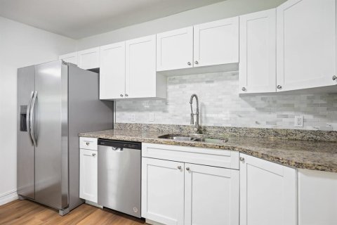 Снять в аренду виллу или дом в Тампа, Флорида 6 комнат, 130.43м2, № 1910791 - фото 13