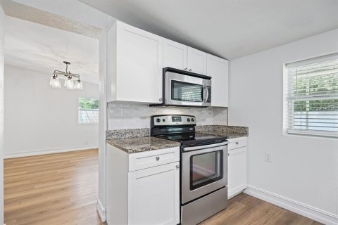 Снять в аренду виллу или дом в Тампа, Флорида 6 комнат, 130.43м2, № 1910791 - фото 12