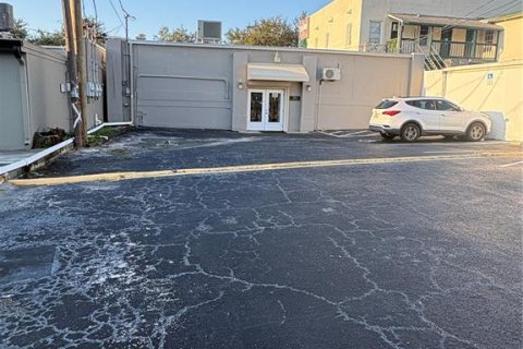 Commercial property in Largo, Florida 321.07 sq.m. № 2367305 - photo 3