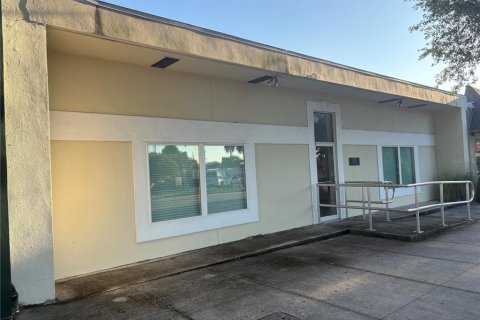 Commercial property in Largo, Florida 321.07 sq.m. № 2367305