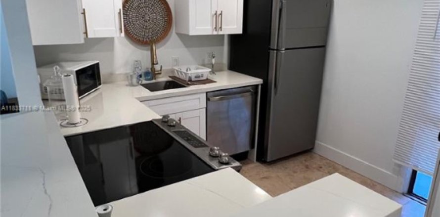 Condominio en Aventura, Florida, 1 dormitorio № 1846028