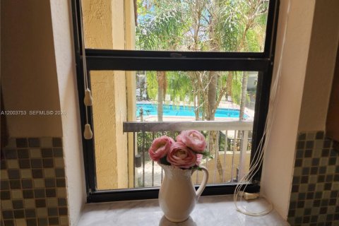 Condo in Coconut Creek, Florida, 3 bedrooms  № 2068331 - photo 9