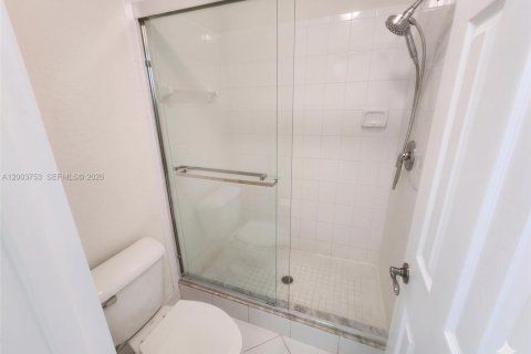 Condo in Coconut Creek, Florida, 3 bedrooms  № 2068331 - photo 25