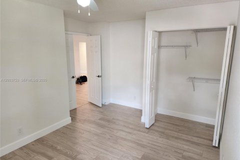 Condo in Coconut Creek, Florida, 3 bedrooms  № 2068331 - photo 18