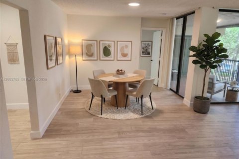 Condo in Coconut Creek, Florida, 3 bedrooms  № 2068331 - photo 4