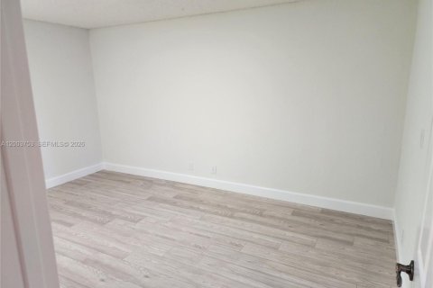 Condo in Coconut Creek, Florida, 3 bedrooms  № 2068331 - photo 19