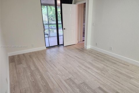 Condo in Coconut Creek, Florida, 3 bedrooms  № 2068331 - photo 22