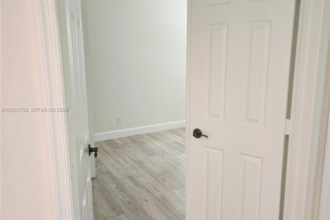 Condo in Coconut Creek, Florida, 3 bedrooms  № 2068331 - photo 16