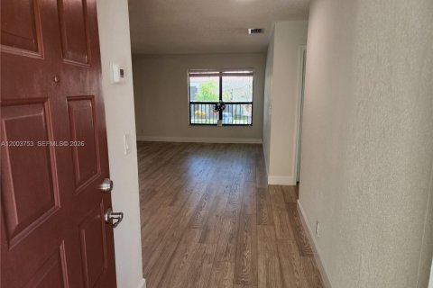 Condo in Coconut Creek, Florida, 3 bedrooms  № 2068331 - photo 2