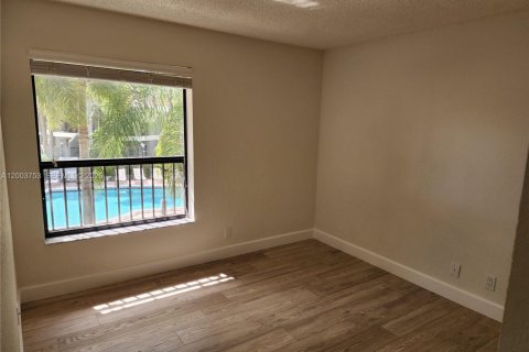 Condo in Coconut Creek, Florida, 3 bedrooms  № 2068331 - photo 13
