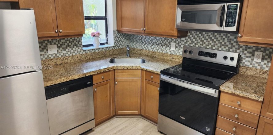 Condo in Coconut Creek, Florida, 3 bedrooms  № 2068331