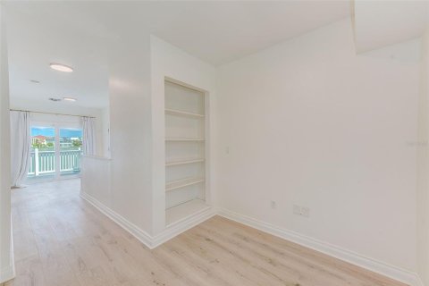 Casa en venta en Saint Pete Beach, Florida, 4 dormitorios, 299.98 m2 № 1915008 - foto 24
