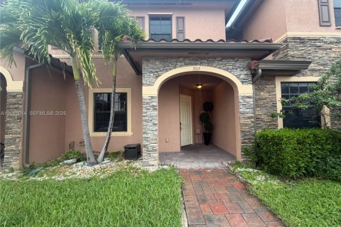 Touwnhouse à Hialeah, Floride 3 chambres, 146.23 m2 № 2388036