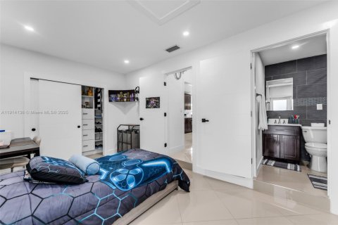 House in Homestead, Florida 4 bedrooms, 123.93 sq.m. № 1971193 - photo 11