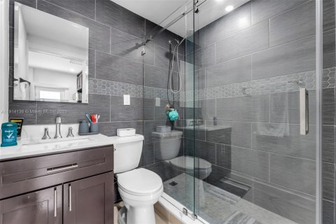 House in Homestead, Florida 4 bedrooms, 123.93 sq.m. № 1971193 - photo 18