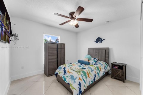 House in Homestead, Florida 4 bedrooms, 123.93 sq.m. № 1971193 - photo 16