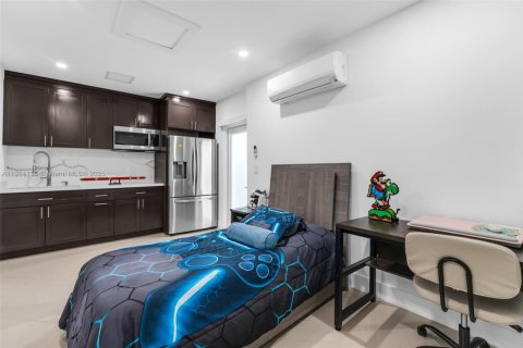 House in Homestead, Florida 4 bedrooms, 123.93 sq.m. № 1971193 - photo 24