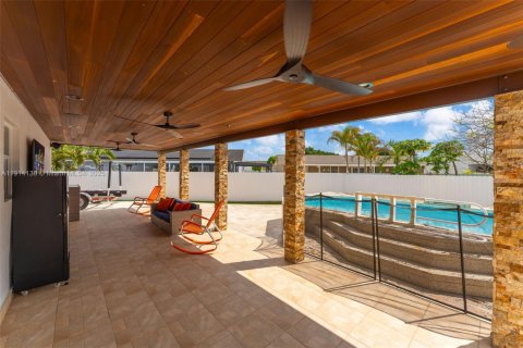 House in Homestead, Florida 4 bedrooms, 123.93 sq.m. № 1971193 - photo 25
