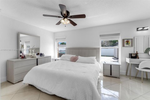 House in Homestead, Florida 4 bedrooms, 123.93 sq.m. № 1971193 - photo 13