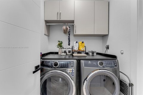 House in Homestead, Florida 4 bedrooms, 123.93 sq.m. № 1971193 - photo 19