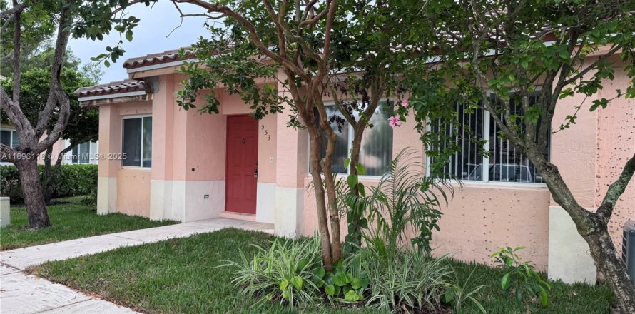 Touwnhouse à Pembroke Pines, Floride 3 chambres, 111.85 m2 № 1950479