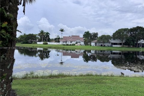 Touwnhouse à louer à Pembroke Pines, Floride: 3 chambres, 111.85 m2 № 1950479 - photo 14