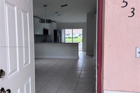 Touwnhouse à louer à Pembroke Pines, Floride: 3 chambres, 111.85 m2 № 1950479 - photo 3