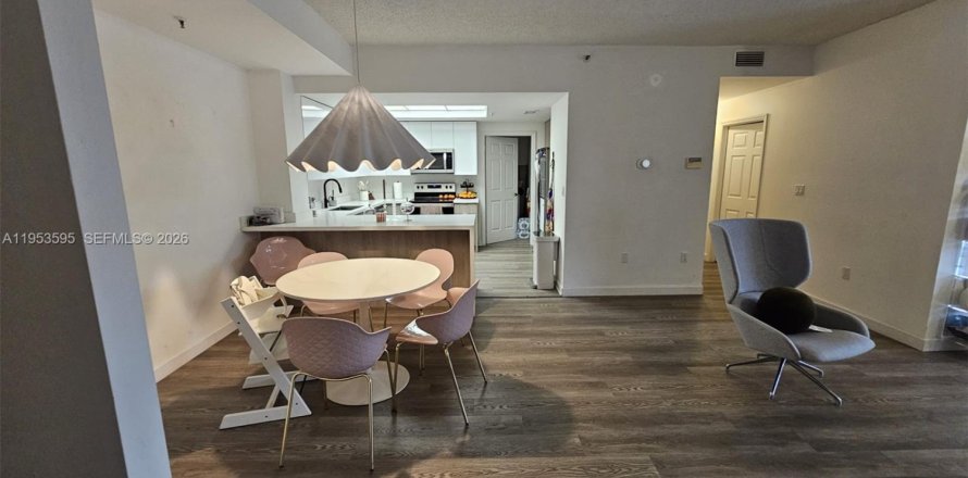 Condominio en Doral, Florida, 3 dormitorios  № 2054794