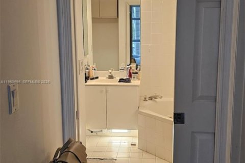 Condominio en venta en Doral, Florida, 3 dormitorios, 135.64 m2 № 2054794 - foto 6