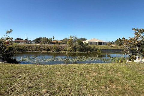 House in Cape Coral, Florida 4 bedrooms, 161.19 sq.m. № 1512209 - photo 6