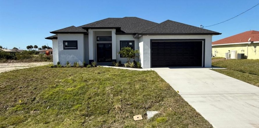 House in Cape Coral, Florida 4 bedrooms, 161.19 sq.m. № 1512209