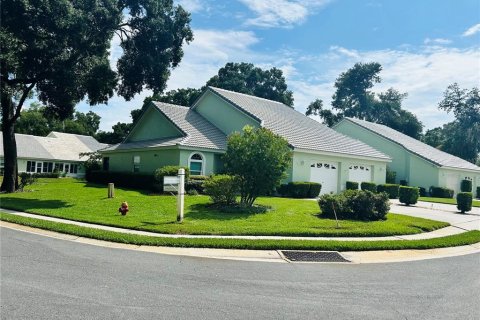 House in Inverness, Florida 2 bedrooms, 110.83 sq.m. № 2280323