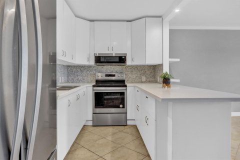 Купить кондоминиум в Бока-Ратон, Флорида 3 комнаты, 66.89м2, № 2147119 - фото 2