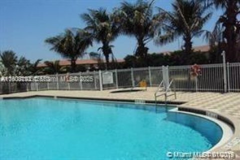 Touwnhouse à vendre à Riviera Beach, Floride: 3 chambres, 122.45 m2 № 1861610 - photo 29