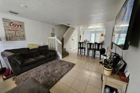 Touwnhouse à vendre à Riviera Beach, Floride: 3 chambres, 122.45 m2 № 1861610 - photo 2