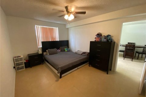 Condominio en alquiler en Oakland Park, Florida, 1 dormitorio, 80.08 m2 № 2078445 - foto 8