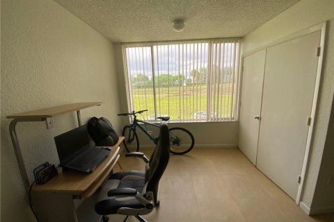 Condominio en alquiler en Oakland Park, Florida, 1 dormitorio, 80.08 m2 № 2078445 - foto 6