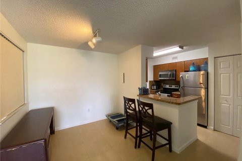 Condominio en alquiler en Oakland Park, Florida, 1 dormitorio, 80.08 m2 № 2078445 - foto 4