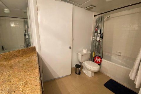 Condominio en alquiler en Oakland Park, Florida, 1 dormitorio, 80.08 m2 № 2078445 - foto 13