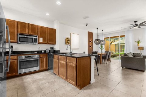 Townhouse in Kissimmee, Florida 2 bedrooms, 125.42 sq.m. № 2143889 - photo 4