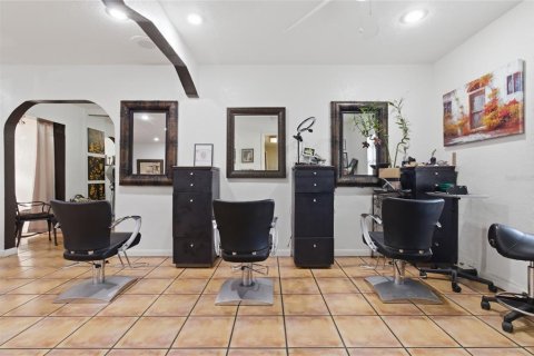 Commercial property in Tampa, Florida 235.23 sq.m. № 2101545 - photo 12