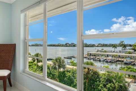 Condo in Longboat Key, Florida, 3 bedrooms № 2391299 - photo 21