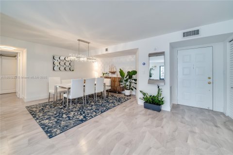 Copropriété à vendre à Hollywood, Floride: 2 chambres, 145.86 m2 № 2048016 - photo 4