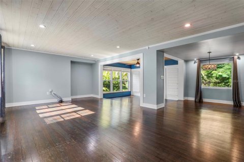 House in Orlando, Florida 4 bedrooms, 177.07 sq.m. № 1836855 - photo 6