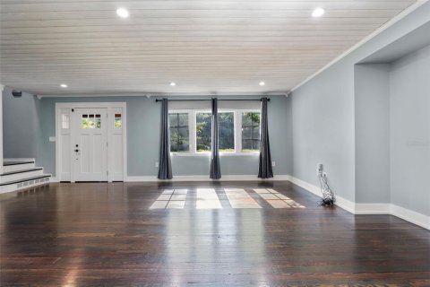House in Orlando, Florida 4 bedrooms, 177.07 sq.m. № 1836855 - photo 8