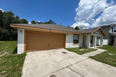 Villa ou maison à vendre à Poinciana, Floride: 3 chambres, 175.4 m2 № 2207436 - photo 2