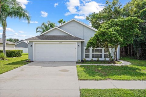 House in DeLand, Florida 4 bedrooms, 144.93 sq.m. № 1901893 - photo 1